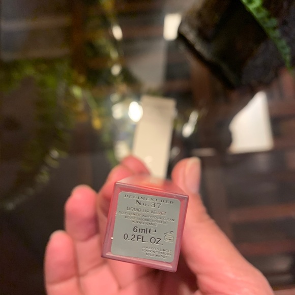 Authentic BURBERRY 6ml regiment red kisses gloss💋 - Picture 3 of 7